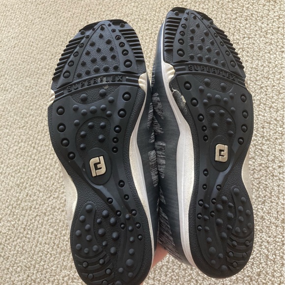 FootJoy Women’s Heathered Grey Sneakers Size 7.5 Tennis Shoes GUC - Picture 4 of 10